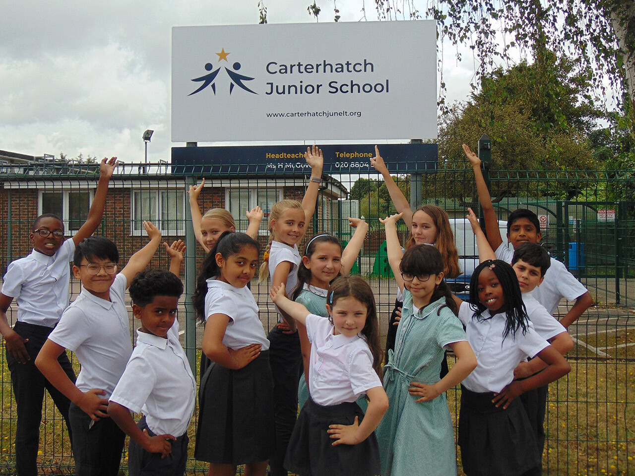 Carterhatch Junior School - exterior signage